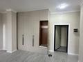2-комнатная квартира · 57.2 м² · 20/22 этаж, Нажимеденова за 27.5 млн ₸ в Астане, Сарайшык р-н — фото 2