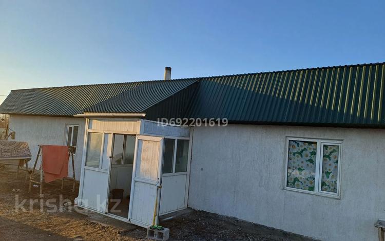 Часть дома • 2 комнаты • 102 м² • 10 сот., 22 5 — Данабулак за 10 млн 〒 в Талдыкоргане — фото 2