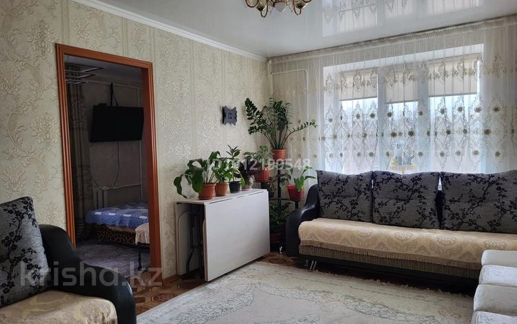 2-бөлмелі пәтер · 42.6 м² · 4/4 қабат, Тауелсиздик 21 — Возле школы, поликлиники, городской больницы, детского садика, ДКа. Все в шаговой доступности. Находится в центре города, бағасы: 8.5 млн ₸ в Текели — фото 2