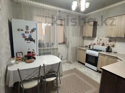 Продажа квартир в Западно-Казахстанской обл.: 1-комнатная квартира · 51 м² · 4/5 этаж, мкр 4 за 18 млн 〒 1-комнатная квартира · 51 м² · 4/5 этаж, мкр 4 за 18 млн 〒 в Уральске