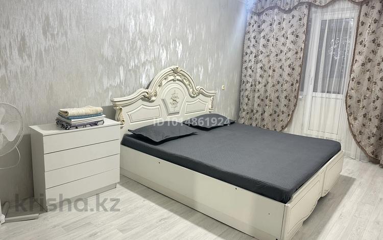 1-бөлмелі пәтер · 50 м² · 2/5 қабат, 1 ш/а, АБИЛХАЙРХАН 67 Б — Океан остановка - Напротив Нурдаулета - Центр. Стадион - Клиника Айгерим - Воинская Часть - Акимат- Багетто кафе., бағасы: 10 000 ₸ в Актобе, мкр 5 — фото 2