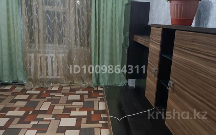 2-комнатная квартира · 43 м² · 6/6 этаж, мкр 12 65 за 100 000 ₸ в Актобе — фото 2