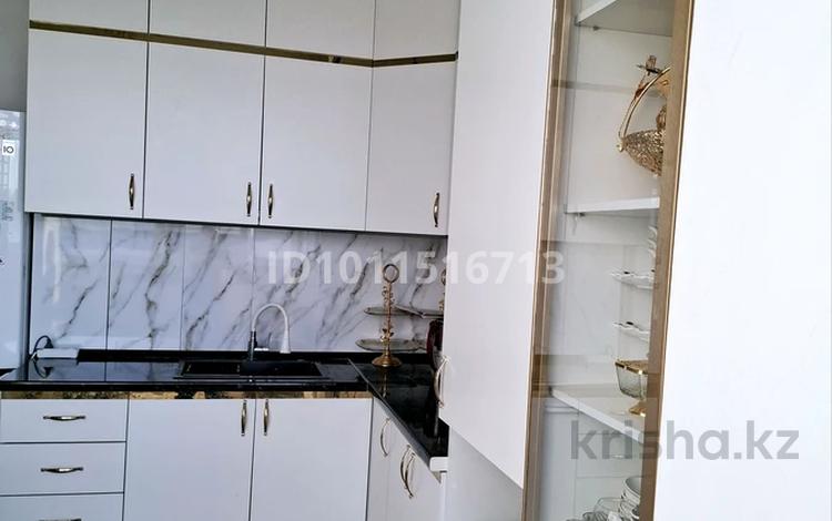 3-бөлмелі пәтер · 90 м² · 2/5 қабат, Тауелсиздик — Цон, Евразия, Муз айдын, Школа Зерде ., бағасы: 48 млн ₸ в  — фото 2