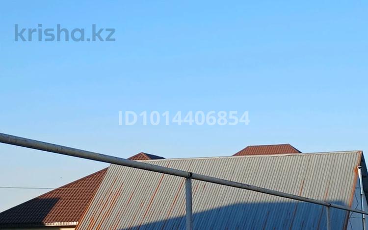 Отдельный дом · 3 комнаты · 77 м² · 6 сот., Женіс 32 — Школ 42 за 28 млн ₸ в Аскара Токпанова (Казцик) — фото 2