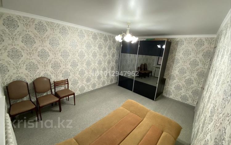 2-бөлмелі пәтер · 40 м² · 1/5 қабат, Акимжанова 136 — Акимжанова Кенеса Нокина, бағасы: 100 000 ₸ в Актобе, мкр. Курмыш — фото 2