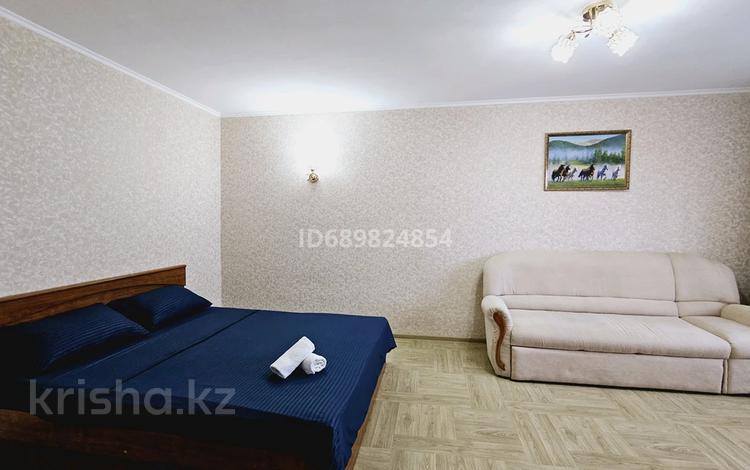 1-комнатная квартира, 38 м², 4/5 этаж посуточно, Интернациональная 41 — Алтынсарина за 8 000 〒 в Петропавловске — фото 2