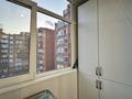 3-бөлмелі пәтер · 83 м² · 6/9 қабат, Камзина 41/1, бағасы: 45 млн ₸ в Павлодаре — фото 13