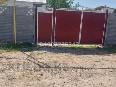 Отдельный дом · 4 комнаты · 100 м² · 7 сот., Абай Кунанбаев 2/2 за 4 млн 〒 в Жамбылской обл., Байзак