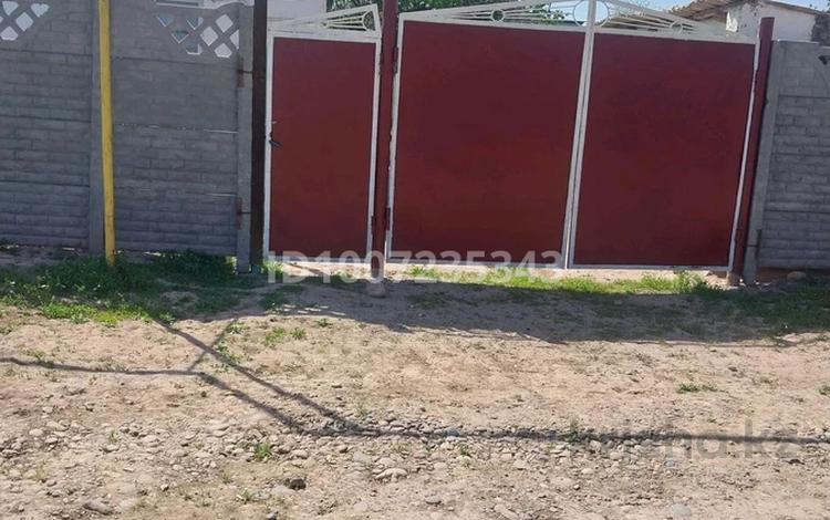 Отдельный дом · 4 комнаты · 100 м² · 7 сот., Абай Кунанбаев 2/2 за 4 млн 〒 в Жамбылской обл., Байзак — фото 2