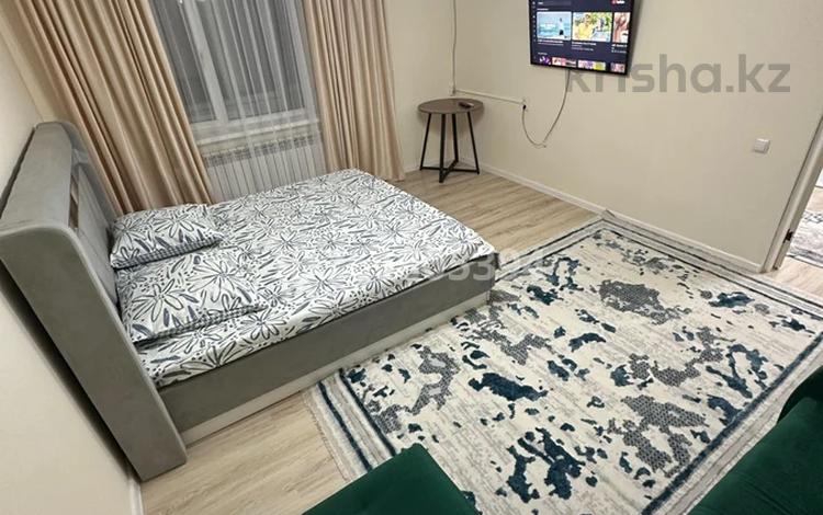 1-комнатная квартира · 38.1 м² · 4/5 этаж, Кунаева 24 (вечный огонь) за 15 000 〒 в  — фото 2