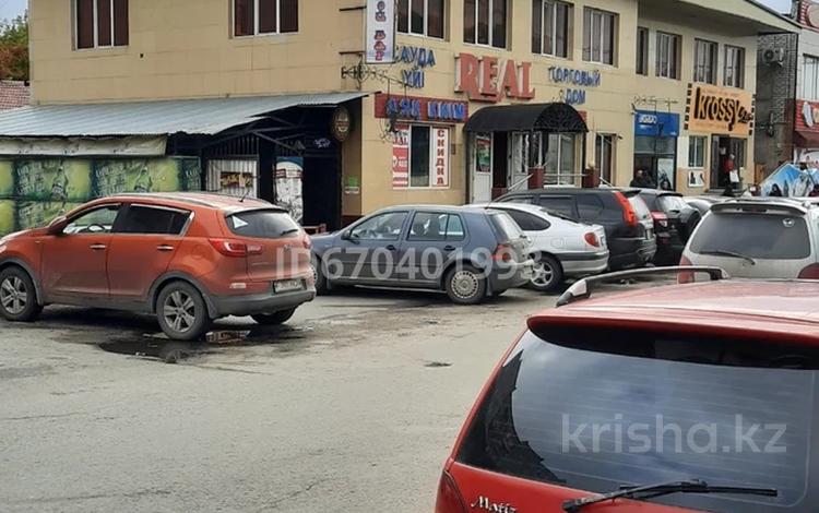 Свободное назначение, офисы, магазины и бутики, склады, общепит, салоны красоты · 1600 м² за 465.5 млн 〒 в Семее — фото 2