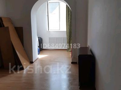 3-бөлмелі пәтер, 92 м², 2/5 қабат ай сайын, мкр СМП 136, бағасы: 160 000 〒 в Атырау, мкр СМП 136