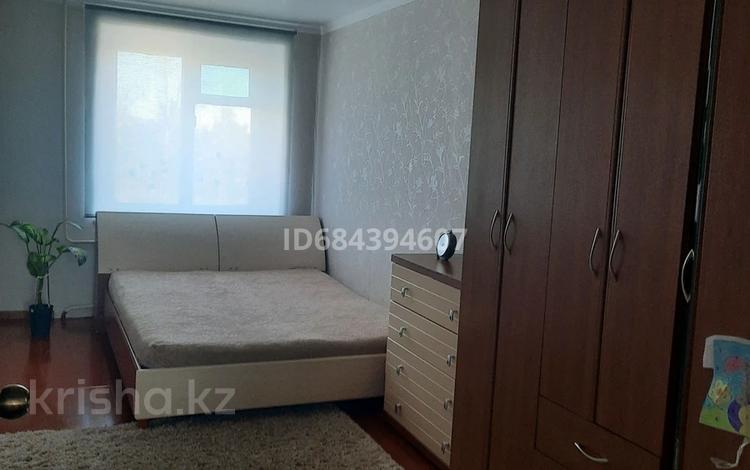 2-комнатная квартира, 46 м², 3/5 этаж, 4 11 за 9 млн 〒 в Лисаковске — фото 2