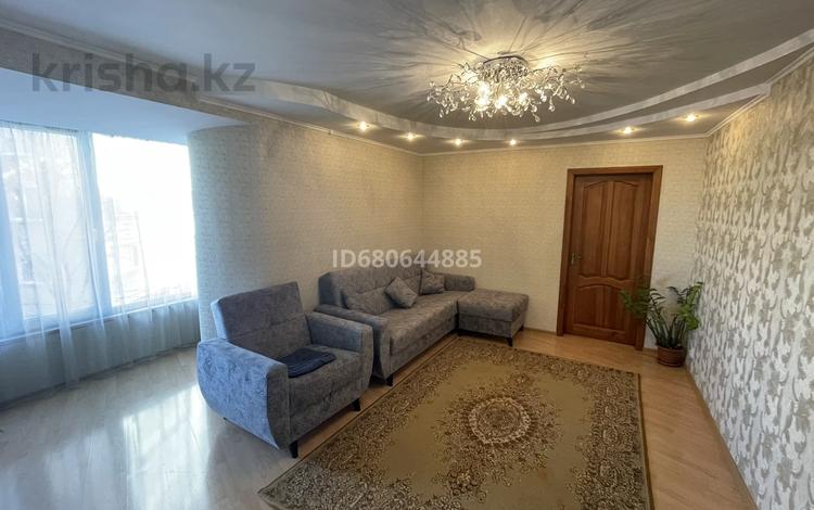 3-комнатная квартира, 66.3 м², 3/5 этаж, Назарбаева 156А за 33.1 млн 〒 в Петропавловске — фото 2
