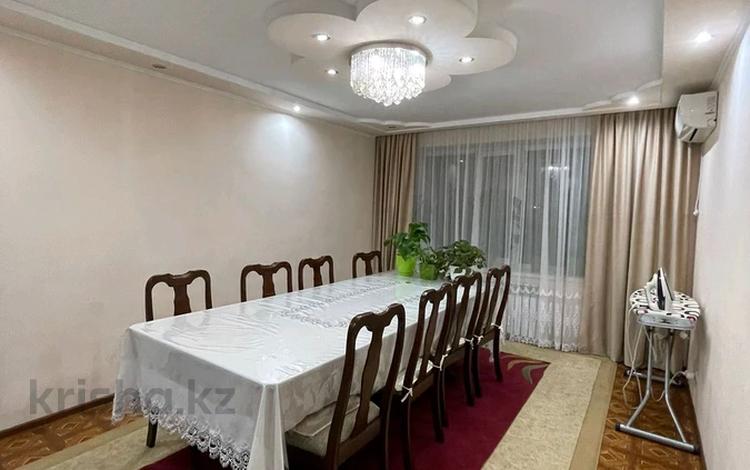 4-комнатная квартира, 80 м², 1/5 этаж, Самал за 22.5 млн 〒 в Талдыкоргане — фото 2