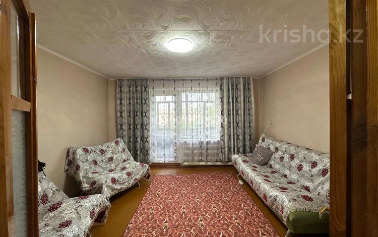 3-комнатная квартира · 66.2 м² · 3/5 этаж, 2 микрарайон 3Г — Во дворе лагерь “Жас Ұлан”, магазин Кристина, Элит, базар за 6.5 млн ₸ в Шульбинске — фото 2