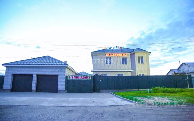 Отдельный дом · 10 комнат · 400 м² · 10 сот., Старый город, Жана гасыр 25 за 150 млн 〒 в Актобе — фото 4