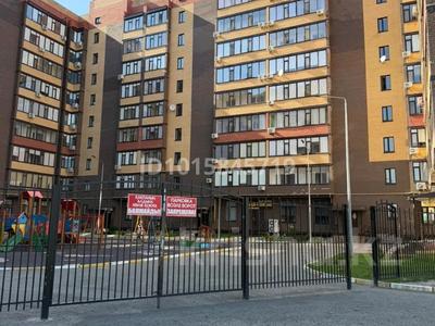 2-комнатная квартира · 56 м² · 2/9 этаж, Абая 244 — Проспекта Абая за 160 000 ₸ в Уральске, мкр Школьник