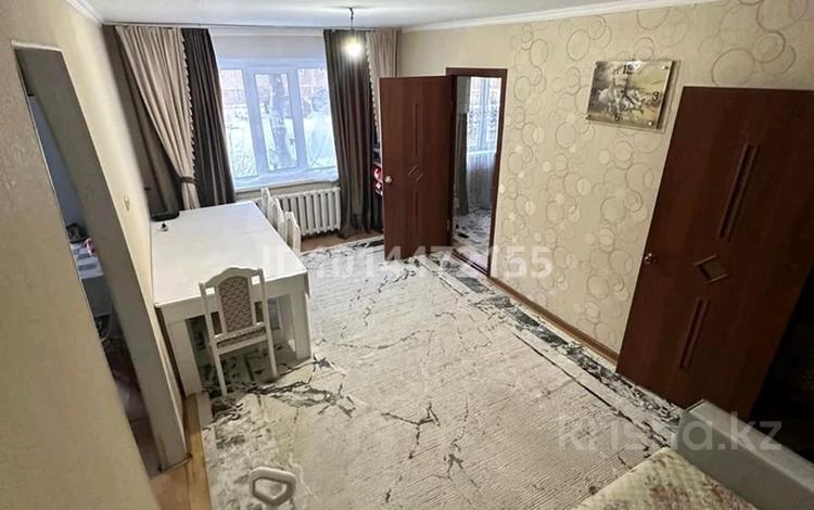 3-комнатная квартира · 46 м² · 1/5 этаж, Майкудук, Майкудук, 12й микрорайон 40 за 11.7 млн ₸ в Караганде, Алихана Бокейханова р-н — фото 2