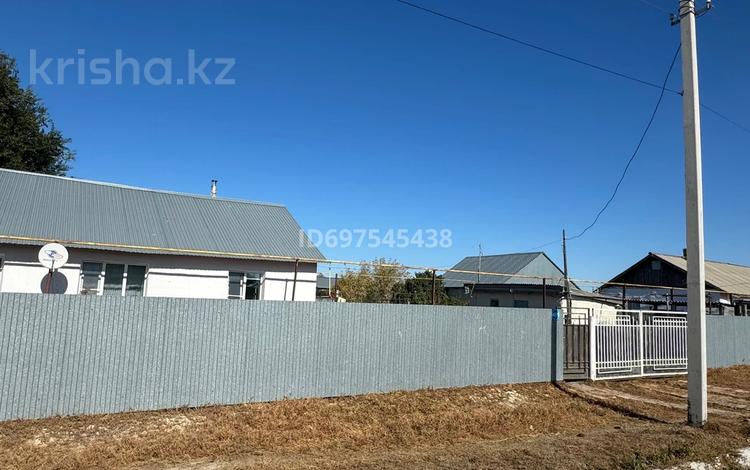 Жеке үй · 3 бөлме · 47.5 м² · 10 жүзд., Кызылтал Наурыз 45/1, бағасы: 9 млн ₸ в Аксае — фото 2