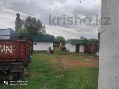 Продажа домов и дачи в Жетысу обл.: Отдельный дом · 4 комнаты · 210 м² · 10 сот., И.Жумабека 22 за 35 млн 〒 Отдельный дом · 4 комнаты · 210 м² · 10 сот., И.Жумабека 22 за 35 млн 〒 в Балпыке Би