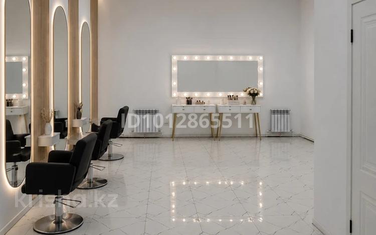 Салоны красоты, кабинеты и рабочие места, студии · 49 м² за 45 000 ₸ в Актобе, жилой массив Жилянка — фото 2