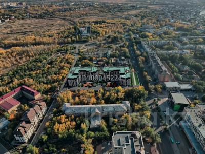3-бөлмелі пәтер · 102.3 м² · 4/5 қабат, мкр Михайловка , Аманжолова 100, бағасы: 99 млн ₸ в Караганде, Казыбек би р-н