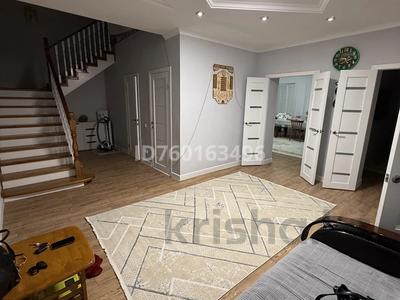 Отдельный дом · 6 комнат · 242 м² · 7.55 сот., мкр 12, 12 б мкр за 73 млн ₸ в Актобе