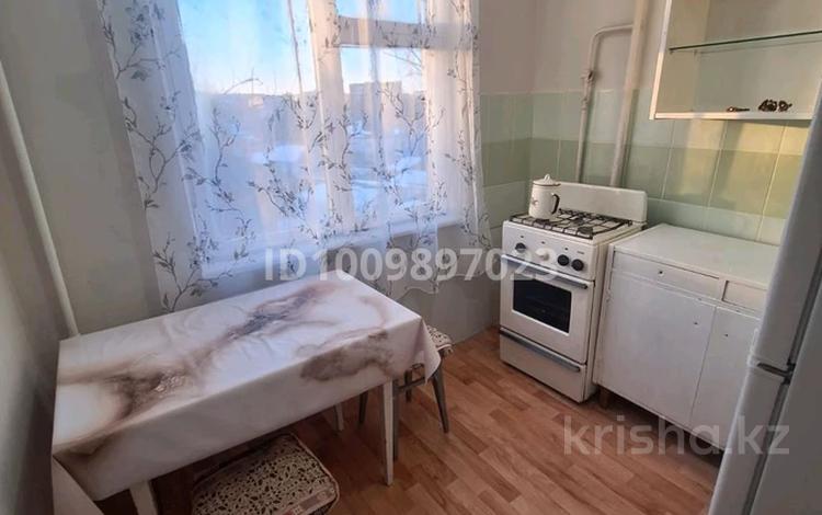 1-комнатная квартира · 30.4 м² · 4/5 этаж, Айтиева 87 за 95 000 ₸ в Уральске — фото 2
