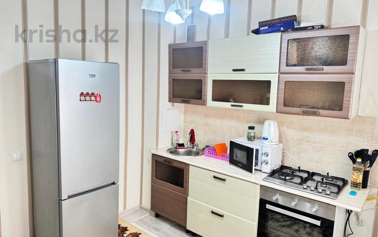 1-бөлмелі пәтер · 40 м² · 2/5 қабат, 17-й мкр 101, бағасы: 13 млн ₸ в Актау — фото 2