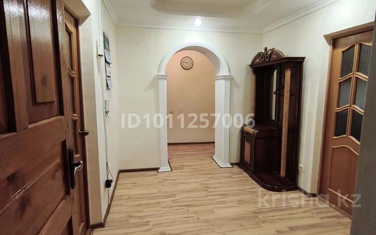 3-комнатная квартира · 82.4 м² · 2/5 этаж, мкр Центральный, Пр.Азаттык 5А — Frontier plaza, Эмба Мунай Газ за 260 000 ₸ в Атырау — фото 2