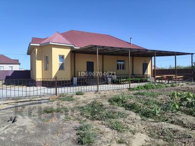 Отдельный дом · 4 комнаты · 120 м² · 10 сот., П. Тасбогет, Сабалак дорожник 108 — Дорожник за 17 млн 〒 в 
