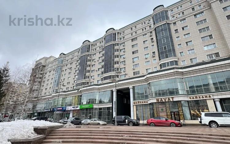 4-комнатная квартира, 180 м², 12/13 этаж помесячно, Достык 13 за 500 000 〒 в Астане, Есильский р-н — фото 13