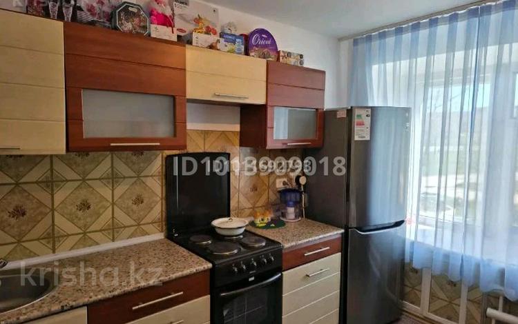 1-бөлмелі пәтер · 36 м² · 1/5 қабат, 1 микрорайон 14 — Магазинге, акимата, аптекаға, парк и т.д., бағасы: 3.2 млн ₸ в Шульбинске — фото 2