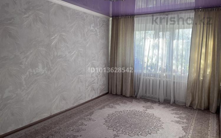 2-комнатная квартира · 42.5 м² · 2/5 этаж, Карламакс 16 за 6 млн ₸ в Шахтинске — фото 2