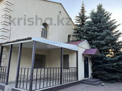 Жеке үй · 8 бөлме · 420 м² · 16 жүзд., Сазды-1, Тауке Хана 26 — Газиза Жубанова, бағасы: 145 млн ₸ в Актобе, Сазда-1