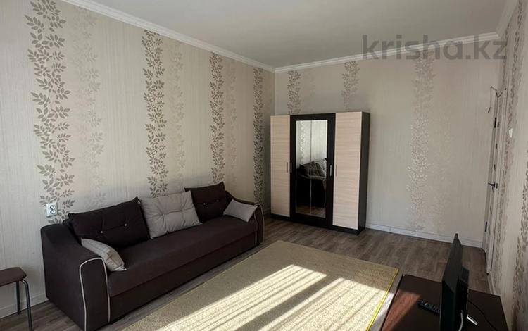 1-комнатная квартира, 40 м², 4/9 этаж помесячно, мкр Аксай-3 27