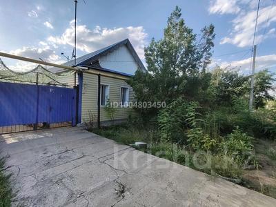 Отдельный дом · 5 комнат · 100 м² · 6 сот., мкр Айгуль, Уразбаева 25 — Находится возле 39 шокола за 30 млн ₸ в Уральске