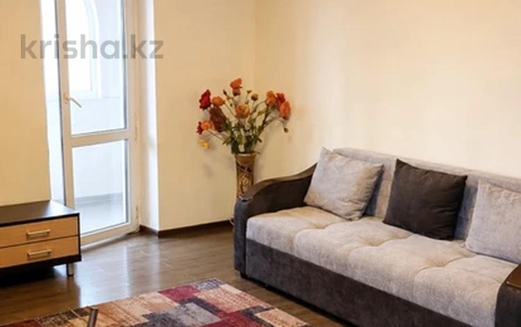 1-бөлмелі пәтер · 45 м² · 12/12 қабат, Самал-1 ш/а., бағасы: 49.6 млн ₸ в Алматы, Медеуский р-н — фото 2