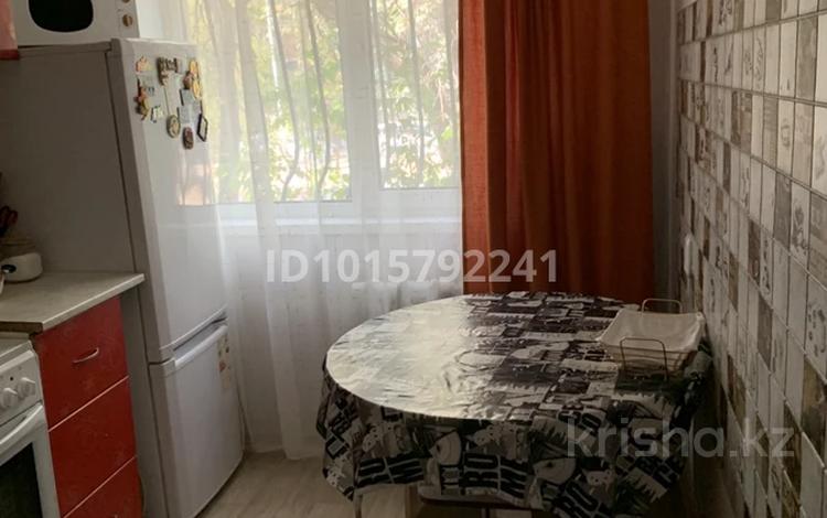 2-бөлмелі пәтер · 48 м² · 1/5 қабат, 30-шағынаудан, 30й микрорайон улица Гапеева, бағасы: 150 000 ₸ в Караганде, Казыбек би р-н — фото 2
