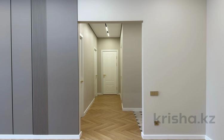 3-бөлмелі пәтер · 120 м² · 16/17 қабат, Розыбакиева 320, бағасы: 141 млн ₸ в Алматы, Бостандыкский р-н — фото 2