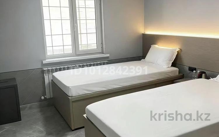 10 комнат · 400 м² · 1/1 этаж, мкр Алгабас, Алғабас ш/а. Алтын ғасыр 7 — Айнамалы орталық қилысы за 350 000 ₸ в Алматы, Алатауский р-н — фото 2