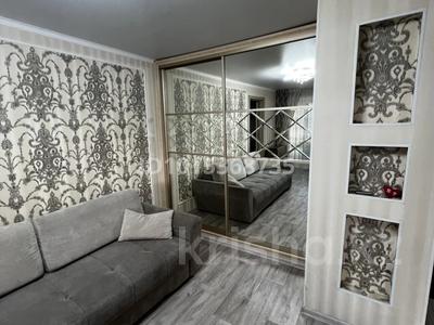 2-бөлмелі пәтер · 44 м² · 4/5 қабат, Жаңа қала ш/а., Лободы 30, бағасы: 250 000 ₸ в Караганде, Казыбек би р-н