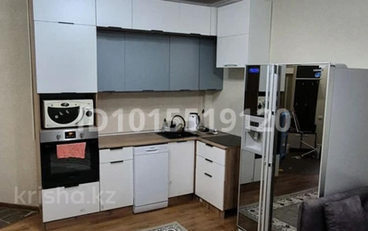 2-комнатная квартира · 45 м² · 1/9 этаж, мкр Центральный, Сырыарка 40 — Дом находится за прокуратурой за 200 000 ₸ в Атырау — фото 2