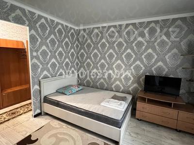 1-комнатная квартира · 52 м² · 3/9 этаж, Победа 16 — Остановка 1000 мелочей за 10 000 ₸ в Семее