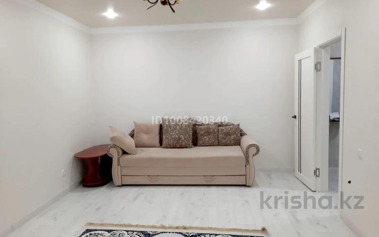 1-комнатная квартира · 40 м² · 1/5 этаж, мкр Кадыра Мырза-Али 3 за 17 млн ₸ в Уральске — фото 2