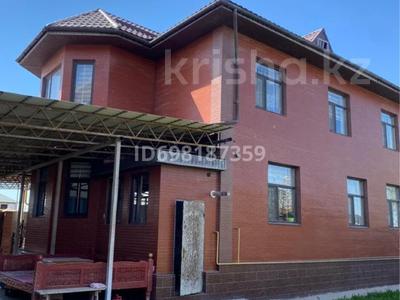 Отдельный дом · 8 комнат · 178 м² · 12 сот., Туймебая, Муканова 58Д — Муканова Толе би ( село туймебаев ) за 70 млн ₸ в 