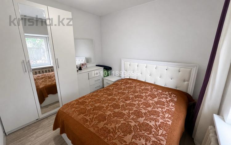 Часть дома · 3 комнаты · 60 м² · 10 сот., ул. Коммунаров 9 за 8.5 млн 〒 в Караганде, Казыбек би р-н — фото 2