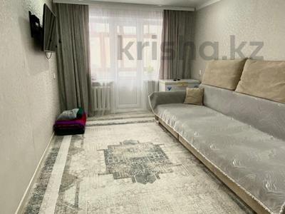 2-комнатная квартира · 43 м² · 2/5 этаж, Майкудук, 12й микрорайон за 12.7 млн 〒 в Караганде, Алихана Бокейханова р-н