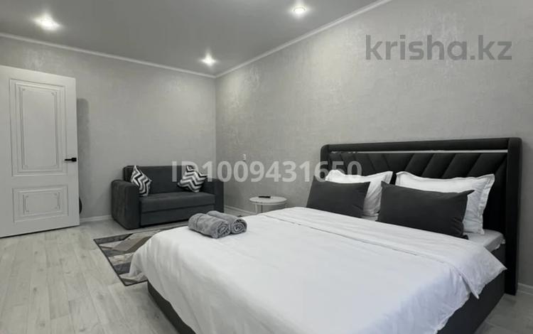 1-комнатная квартира · 35 м² · 2/5 этаж, Айтиева 87 — Пр Абая Галактика центр Мечеть за 13 000 ₸ в Уральске — фото 2